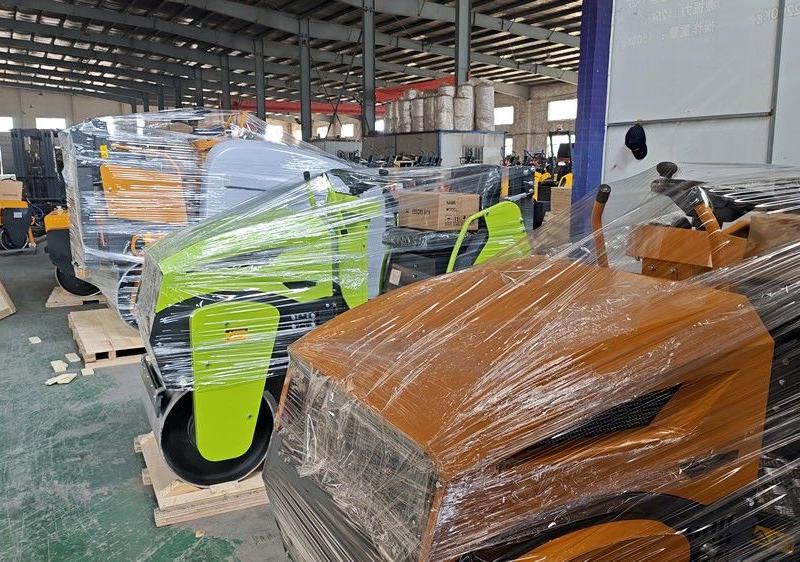 持續(xù)交貨中！奔馬小型壓路機(jī)出口發(fā)貨