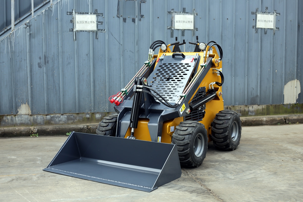 山東奔馬(SDBM)履帶式/輪胎式滑移裝載機(jī)BM380