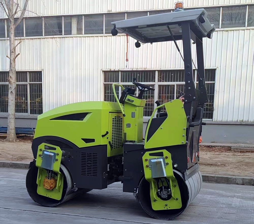 新款3噸小型座駕式壓路機(jī)BM3000